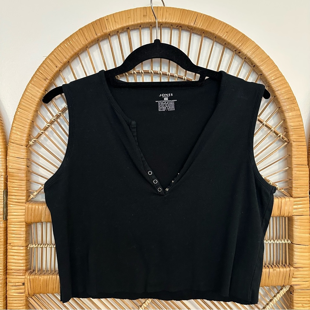 Cropped V-Neck Tank Top